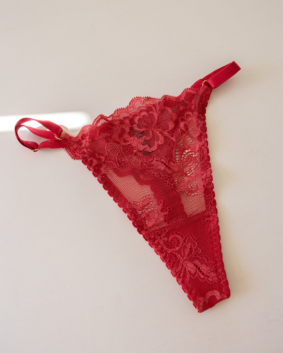 MUESTRA XL - TANGA CARMÍN