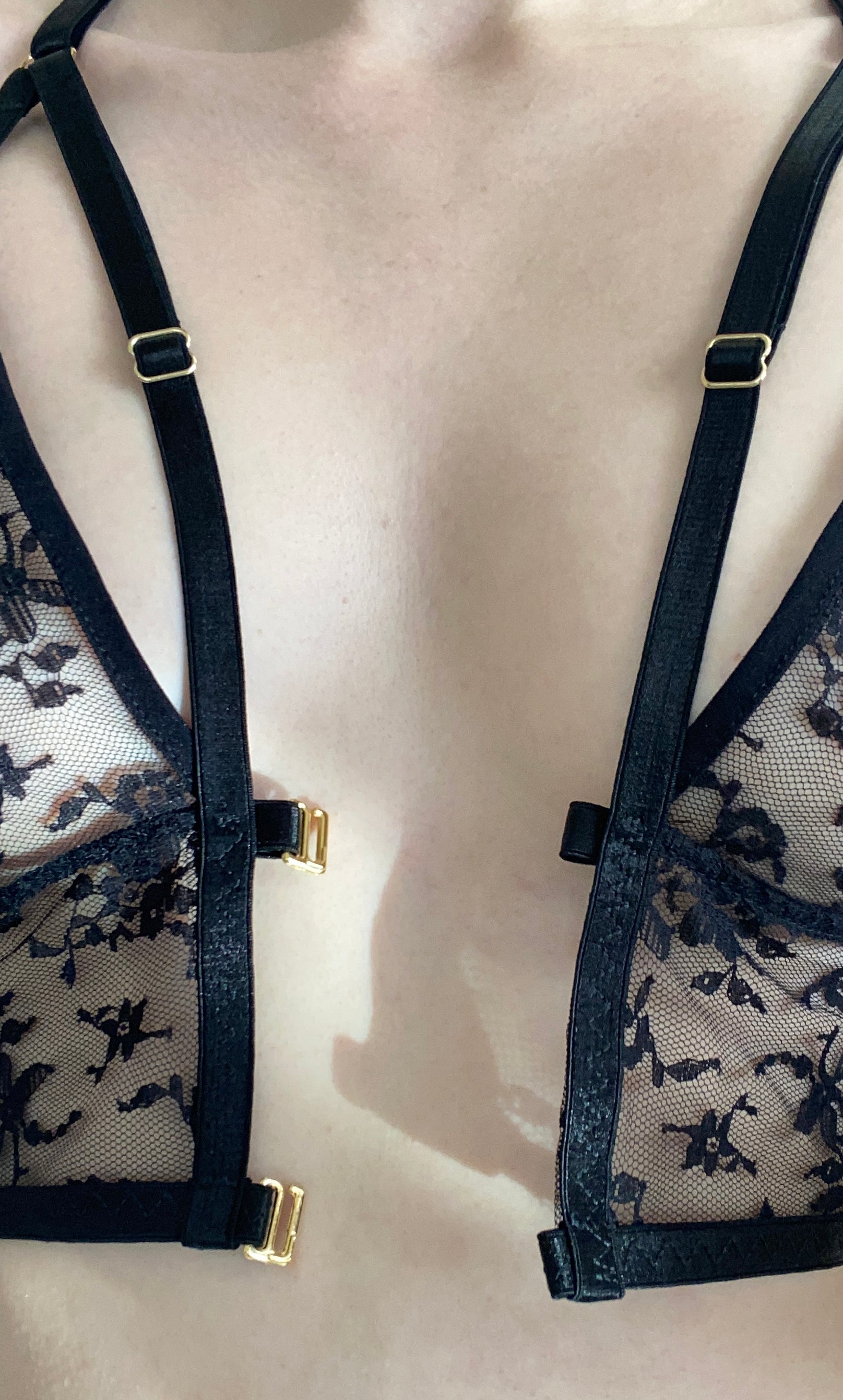 BRALETTE ARNÉS ENCAJE NEGRO