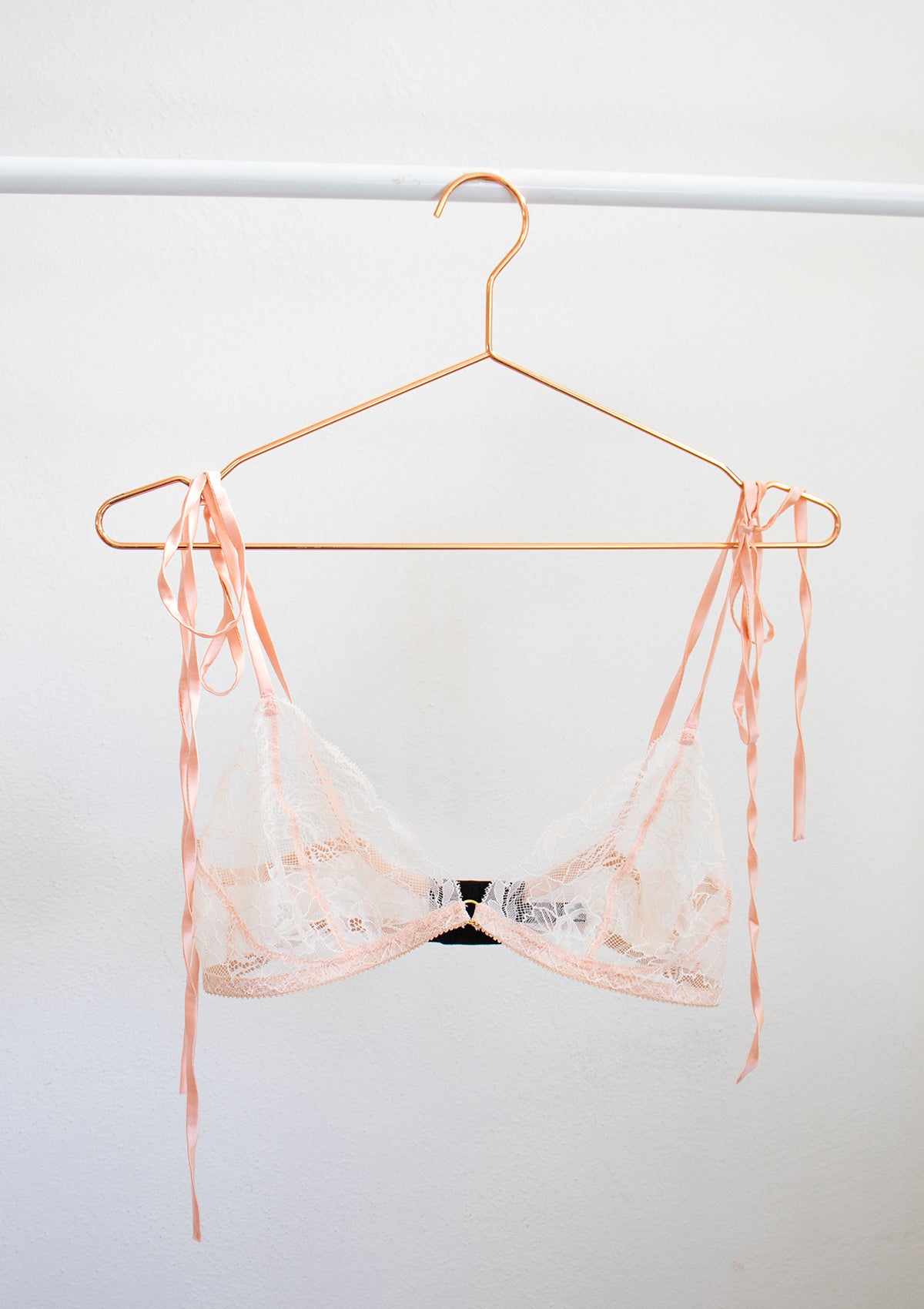 PEACH BOW STRAP BRALETTE