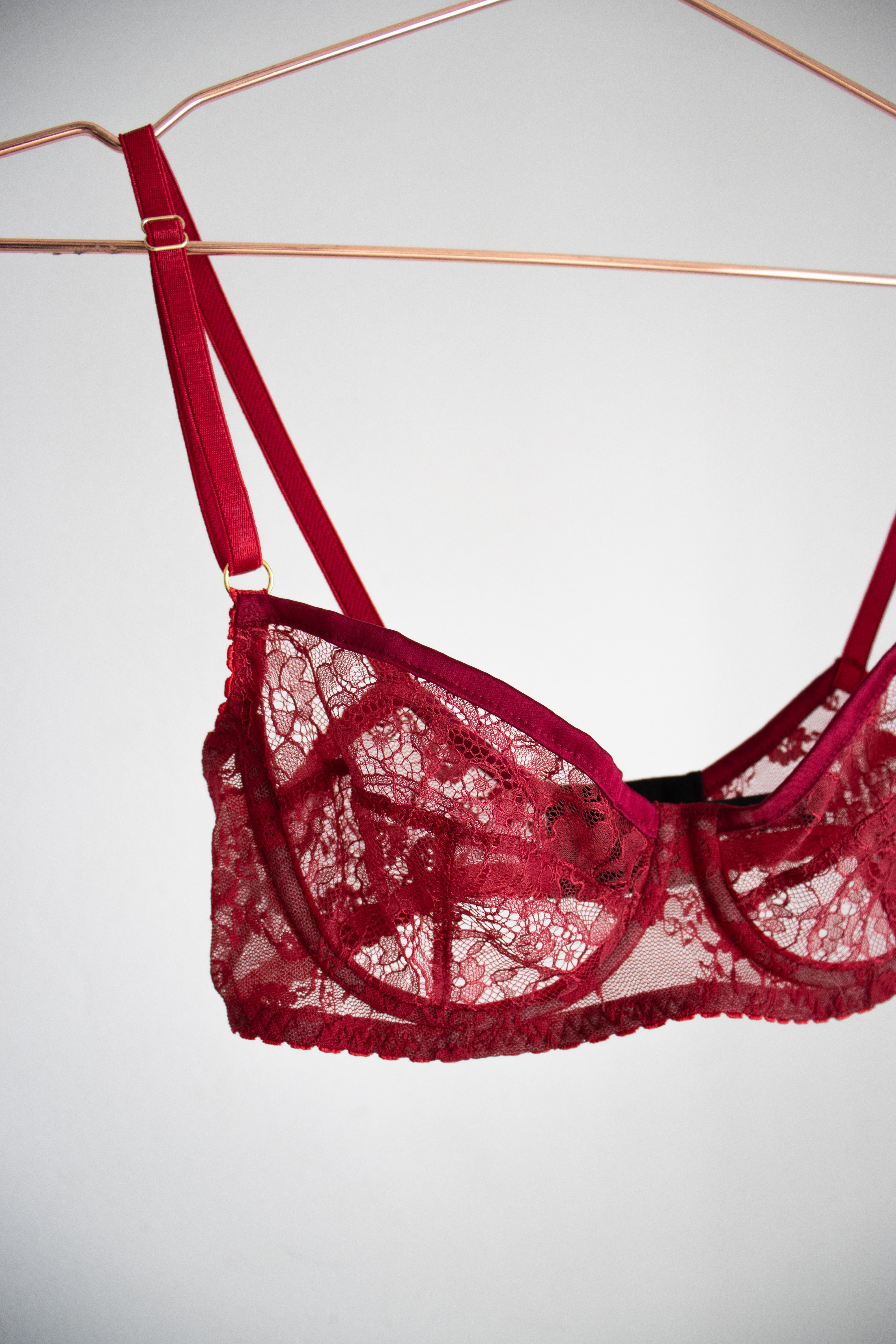 CRIMSON BRA