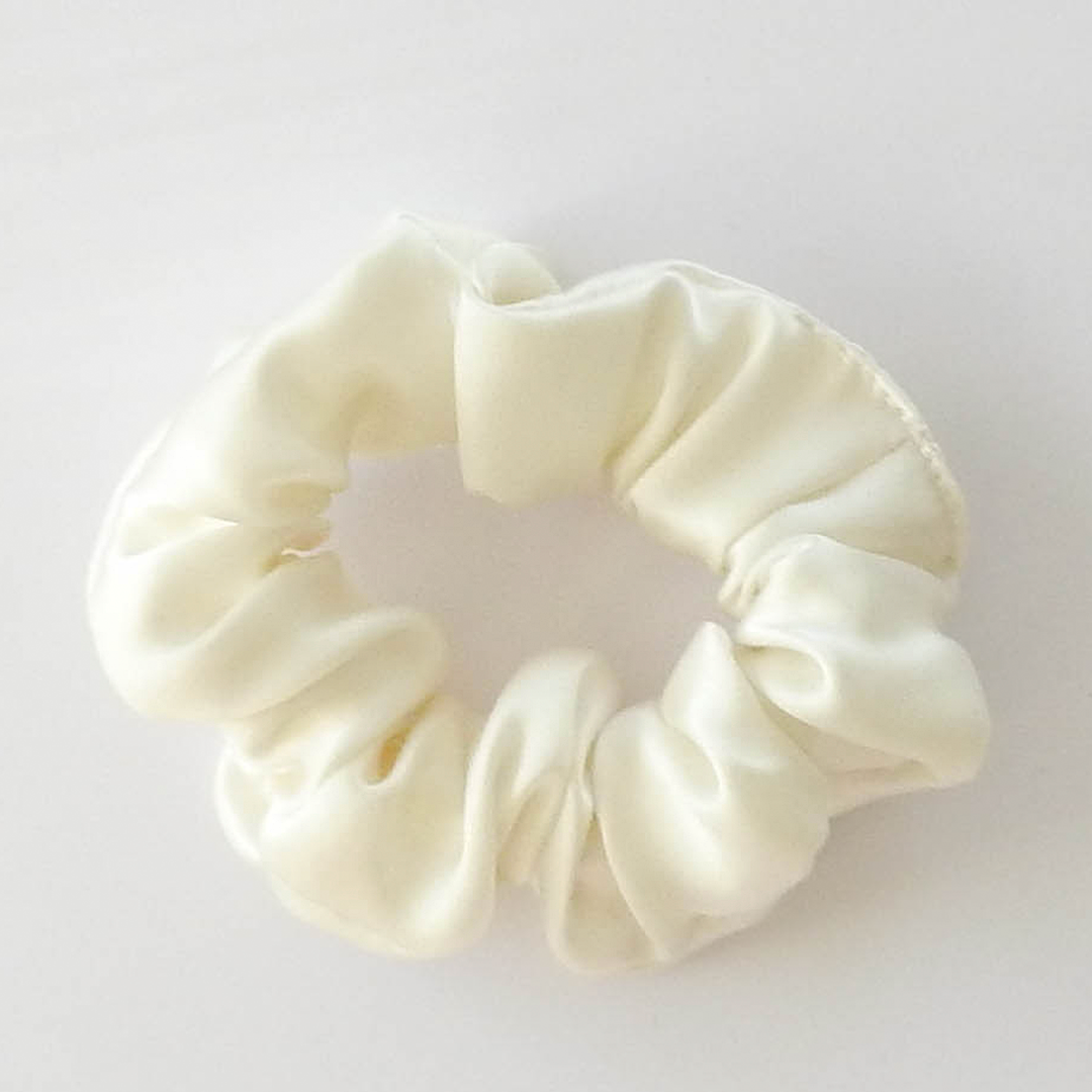 SILK SCRUNCHIE