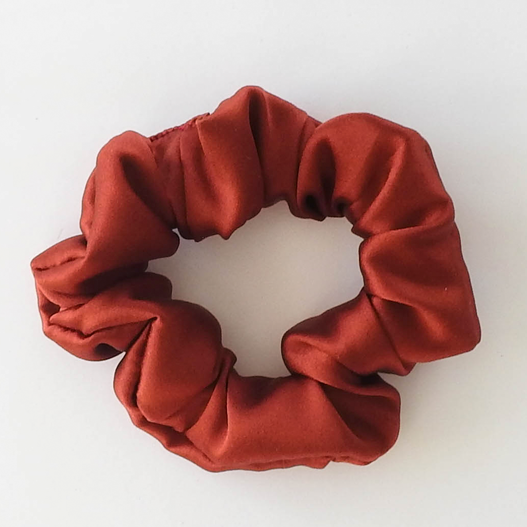 SILK SCRUNCHIE