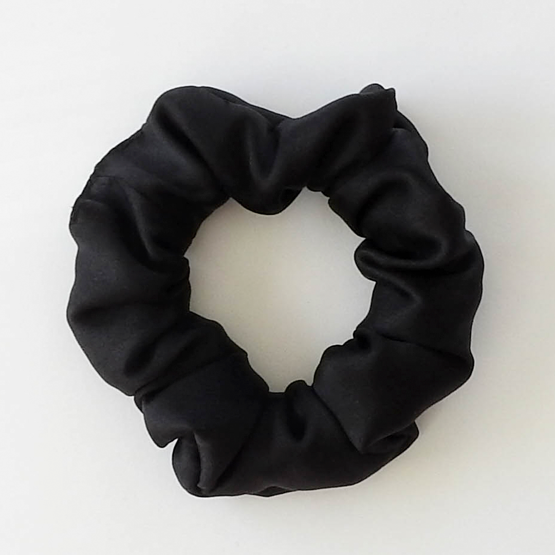 SILK SCRUNCHIE