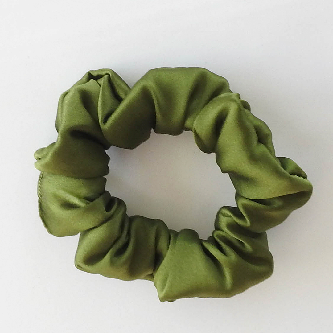 SILK SCRUNCHIE