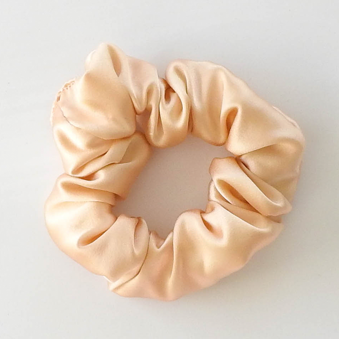 SILK SCRUNCHIE