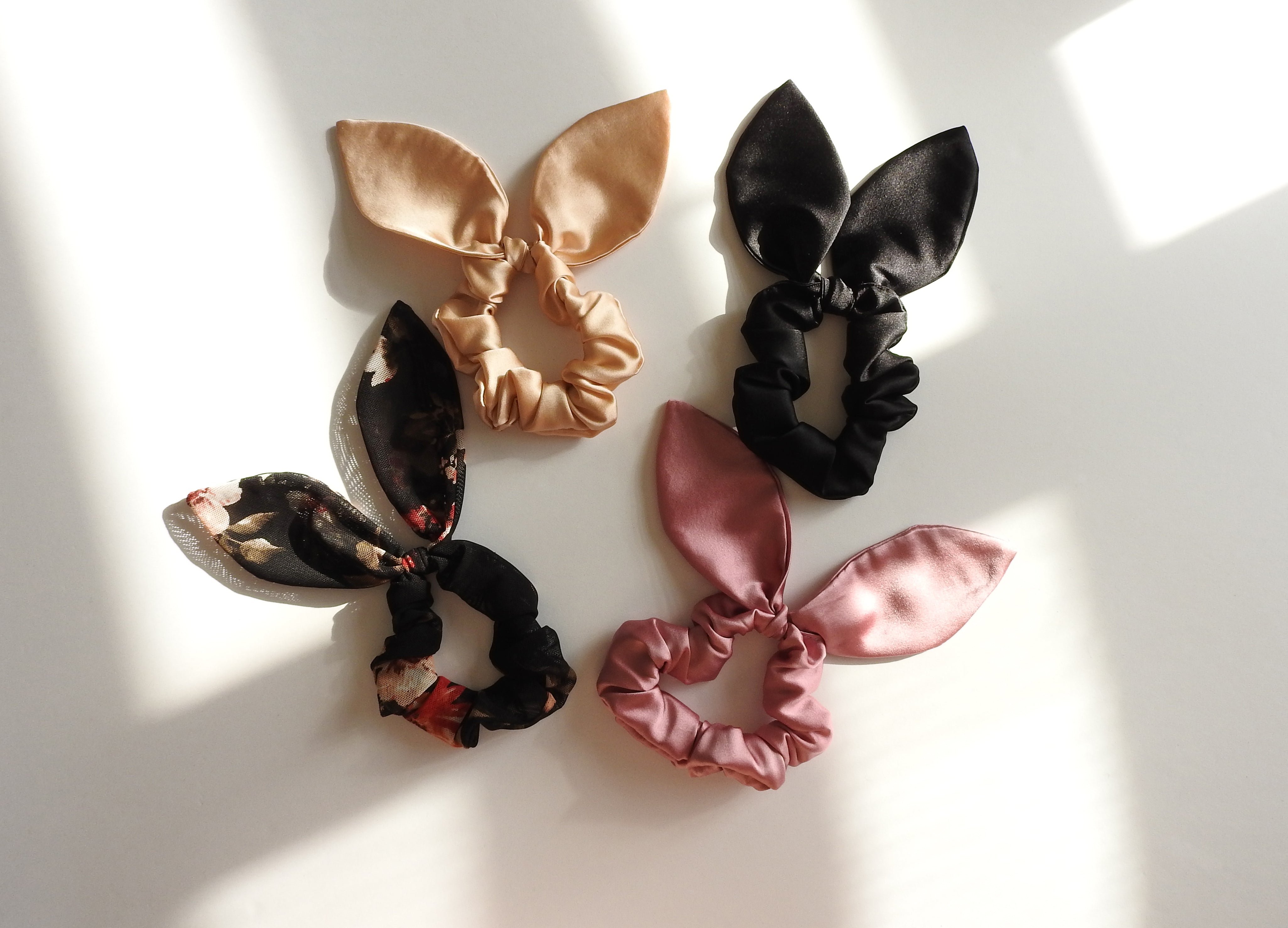 SILK SCRUNCHIE